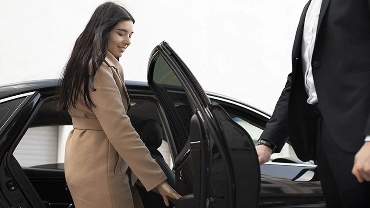 Experience Elite Travel with London Executive Taxi